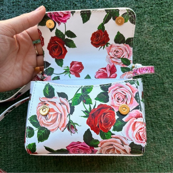 Dolce & Gabbana Bambino Floral Crossbody Bag with Gold Accents - Picture 10 of 10